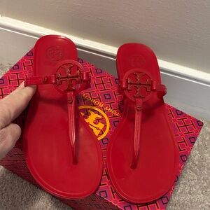 Tory Burch Vibrant Red Mini Millers 8 Jelly